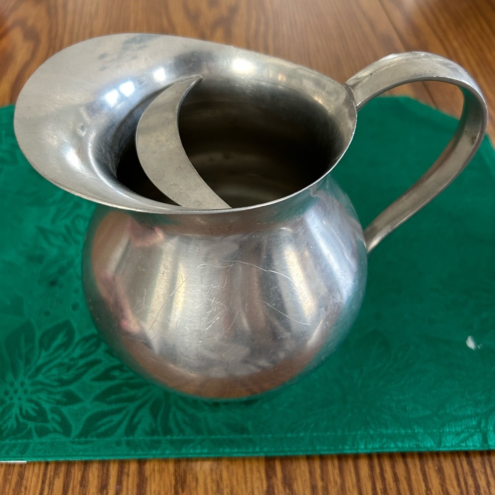 Vintage- MCM Royal Holland Pewter 6 cup Pitcher with Ice Guard